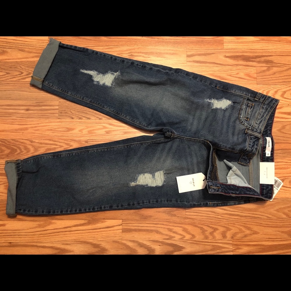 NWT distressed cropped “mom” jeans
